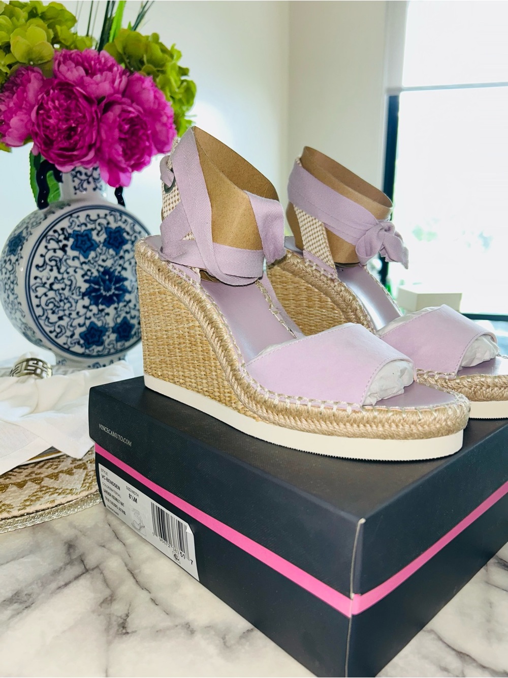 NWT - VINCE CAMUTO WEDGES IN LAVENDER - SIZE 8.5